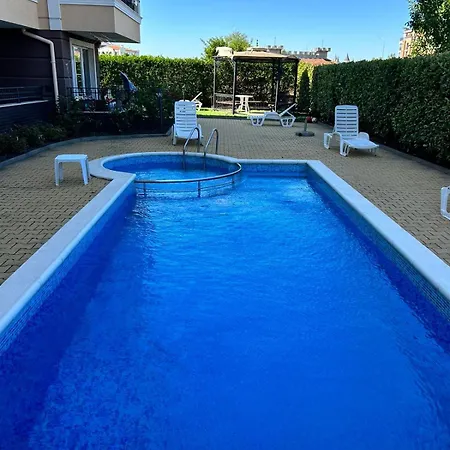 Eli3 アパート ラヴダ