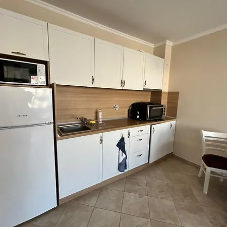 アパート Eli3 ラヴダ