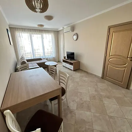 Eli3 アパート ラヴダ